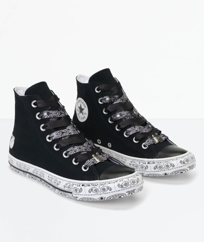 miley cyrus black converse